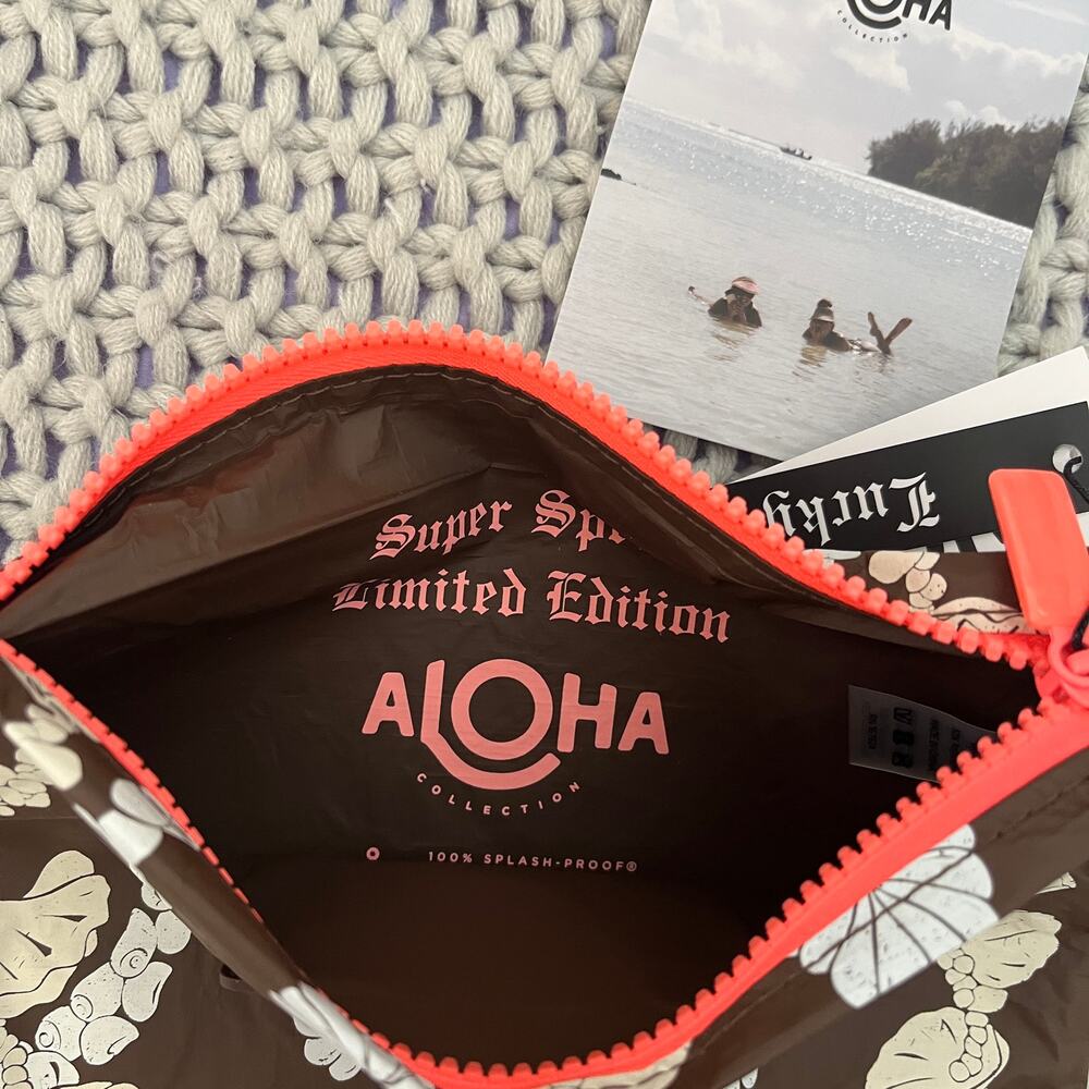 Aloha Collection• LUCKY 11 SPECIAL EDITION Small Pouch RETROGLYPHS Coconut sands - Picture 7 of 7
